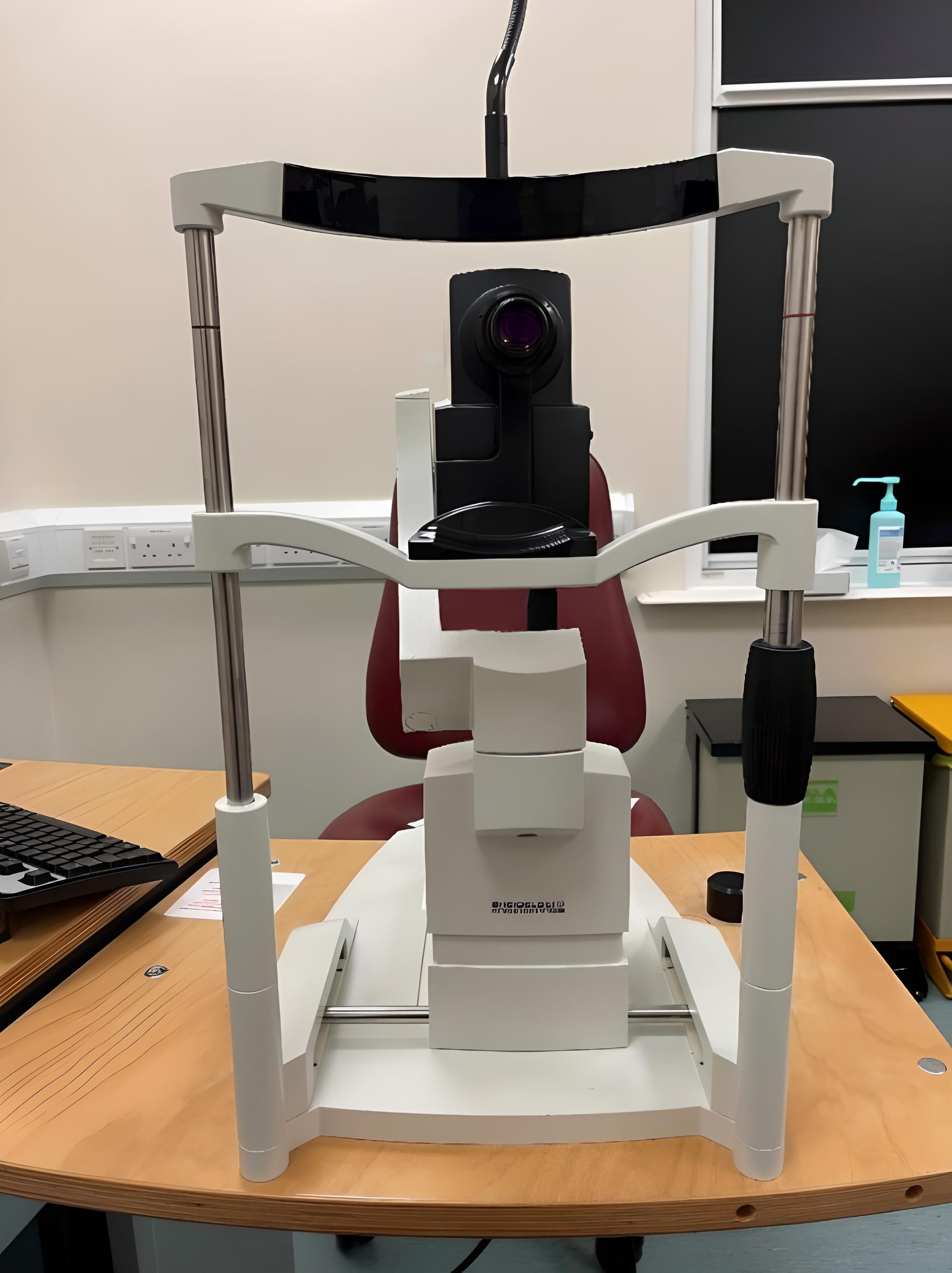 Ophthalmological equipment 