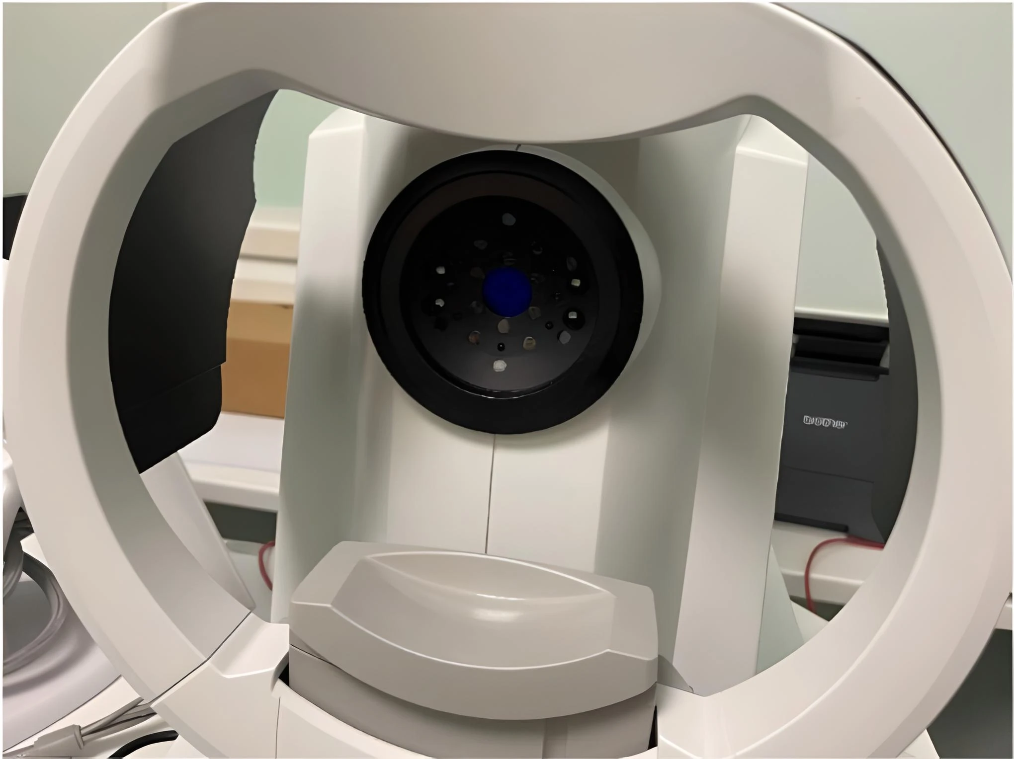 Ophthalmological equipment